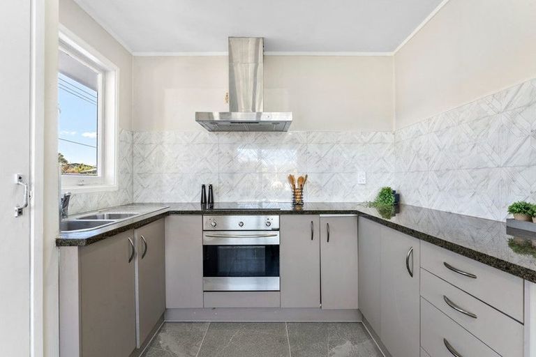 Photo of property in 19 Ribblesdale Road, Henderson, Auckland, 0612