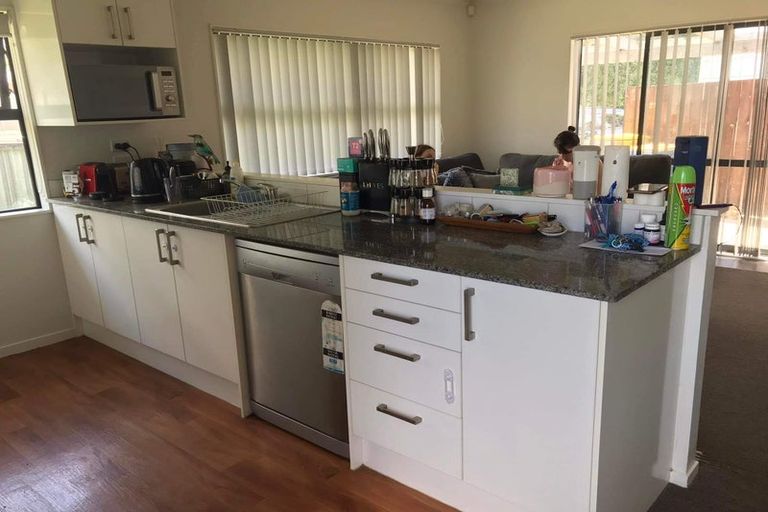 Photo of property in 42 Luanda Drive, Ranui, Auckland, 0612