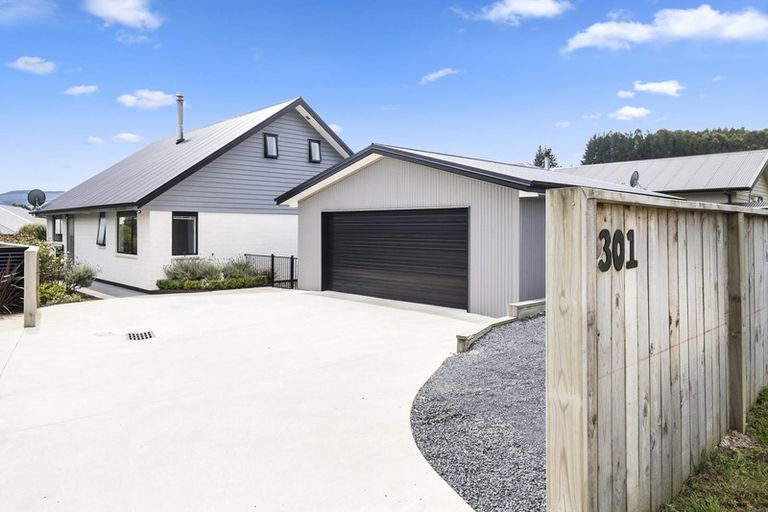 Photo of property in 301 Gladstone Road North, Mosgiel, 9092