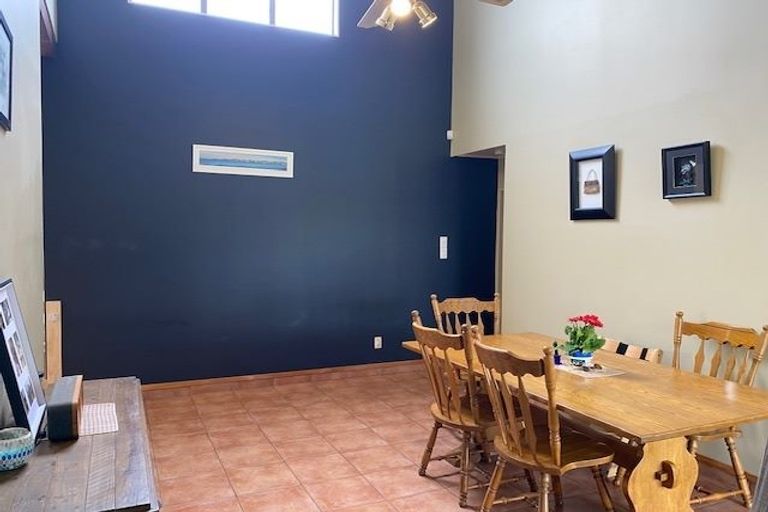 Photo of property in 35 Donegal Crescent, Tamatea, Napier, 4112