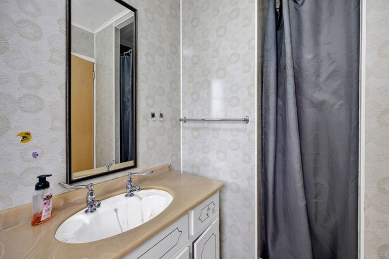 Photo of property in 42 Puriri Street, Hawera, 4610