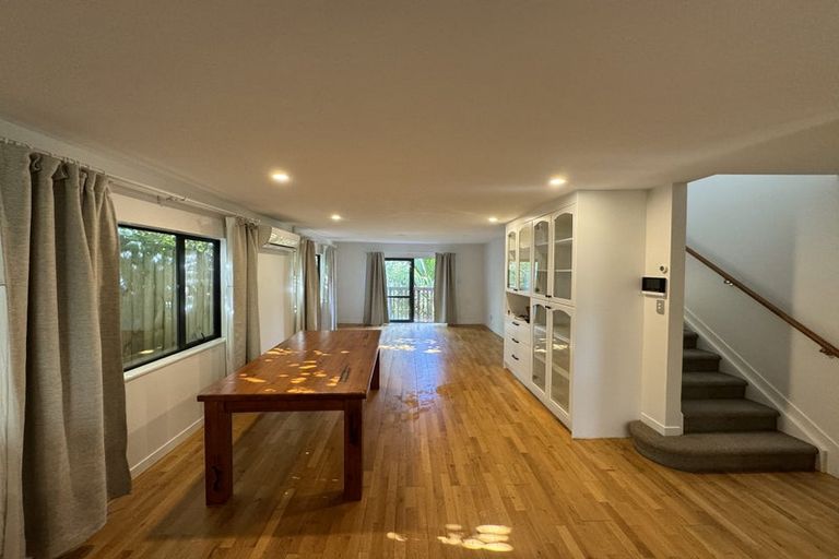 Photo of property in 70 Glendale Road, Glen Eden, Auckland, 0602