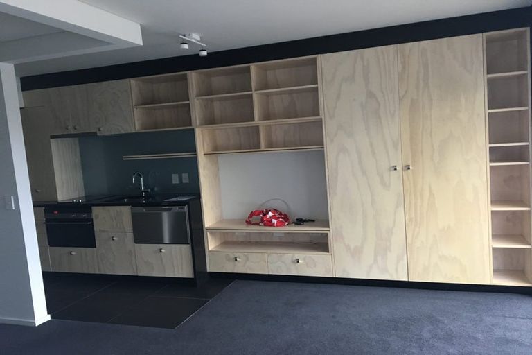 Photo of property in Barton Flats, 1/9-11 Barton Terrace, Thorndon, Wellington, 6011