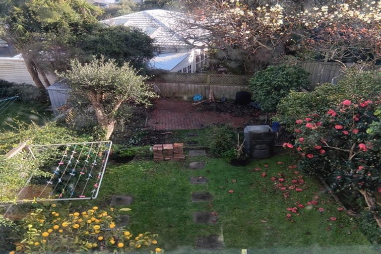 Photo of property in 23 Hawker Street, Mount Victoria, Wellington, 6011