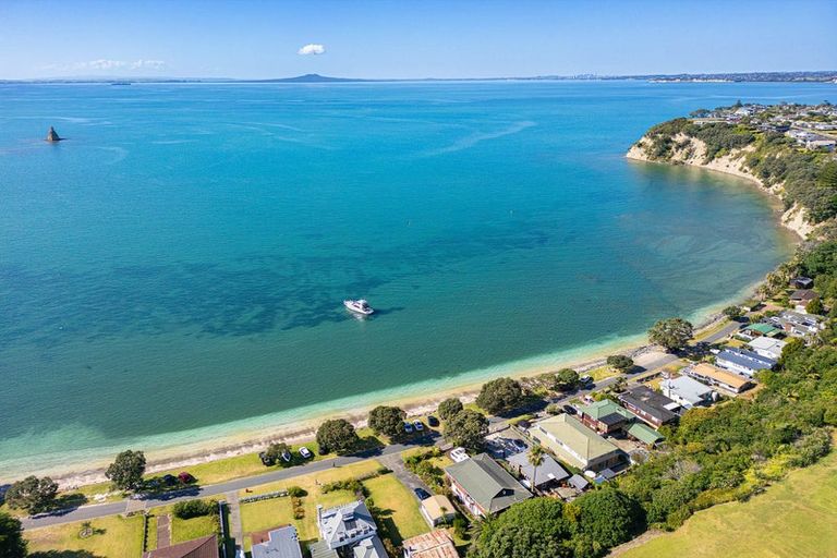 Photo of property in 20 Matakatia Parade, Matakatia, Whangaparaoa, 0930