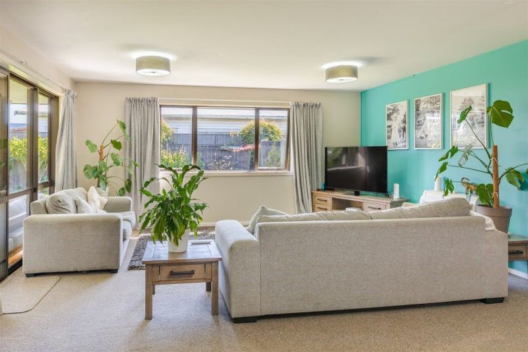 Photo of property in 74 Queen Street, Westport, 7825