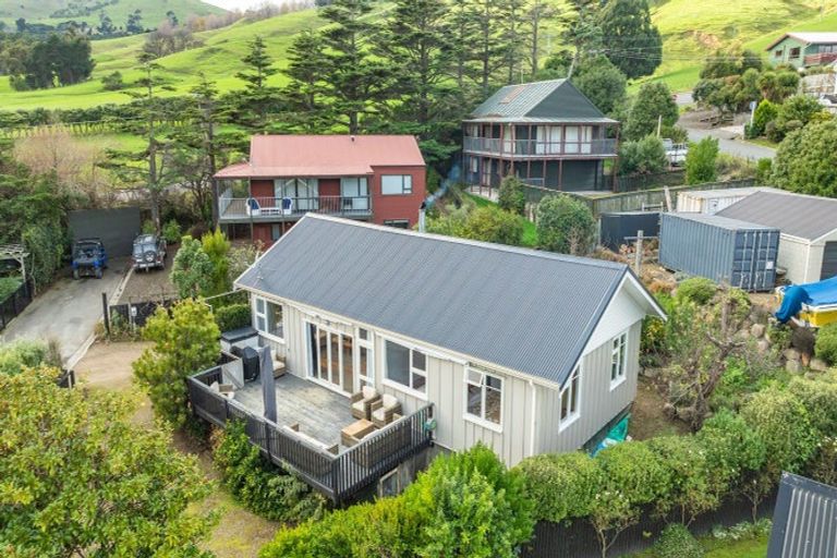 Photo of property in 11 Haywards Lane, Duvauchelle, 7581