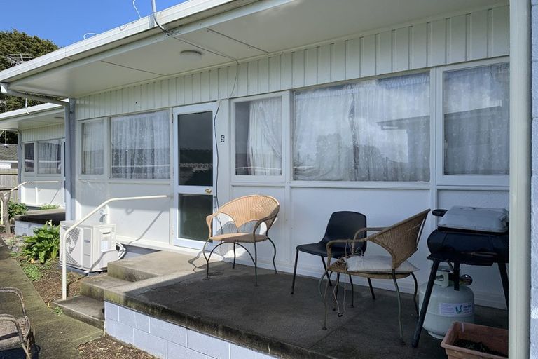 Photo of property in 18 Kent Street, Waiuku, 2123