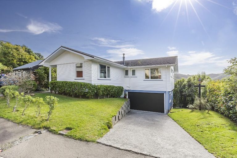 Photo of property in 4 Laidlaw Way, Karori, Wellington, 6012