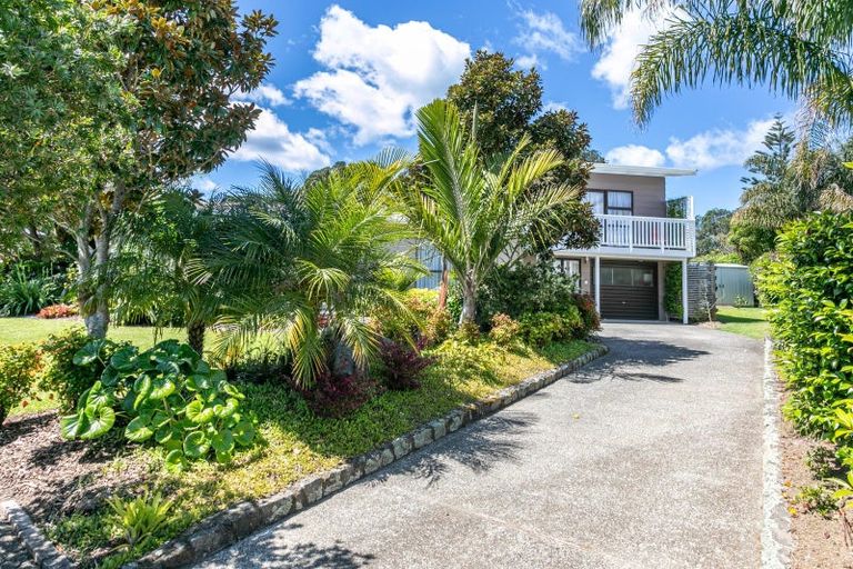Photo of property in 225 Moana Anu Anu Avenue, Whangamata, 3620