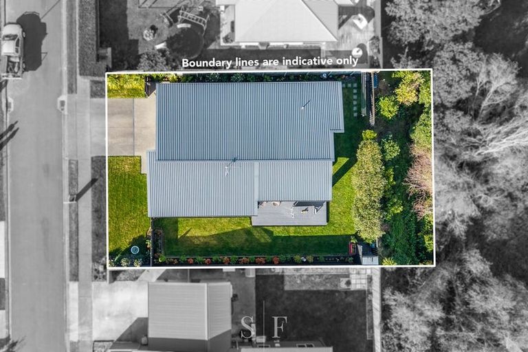 Photo of property in 12 Matuhi Street, Waikanae, 5036