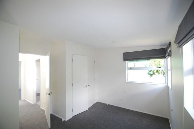 Photo of property in 8/138 Queens Drive, Lyall Bay, Wellington, 6022