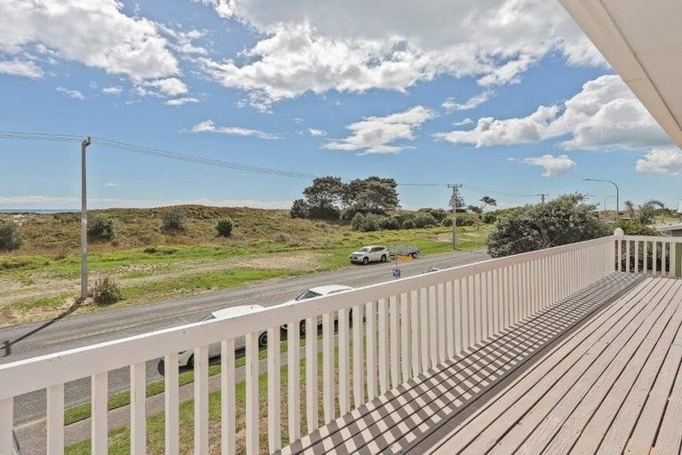 Photo of property in 880 Papamoa Beach Road, Papamoa Beach, Papamoa, 3118