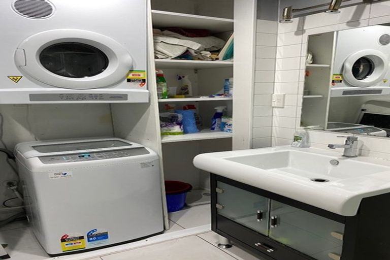 Photo of property in 8u6d Lipman Street, Mount Victoria, Wellington, 6011