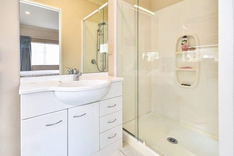 Photo of property in 46 Blackwood Drive, Wattle Downs, Auckland, 2103