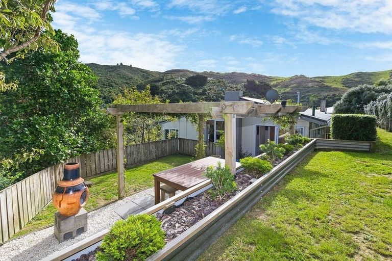 Photo of property in 144 Parkvale Road, Karori, Wellington, 6012
