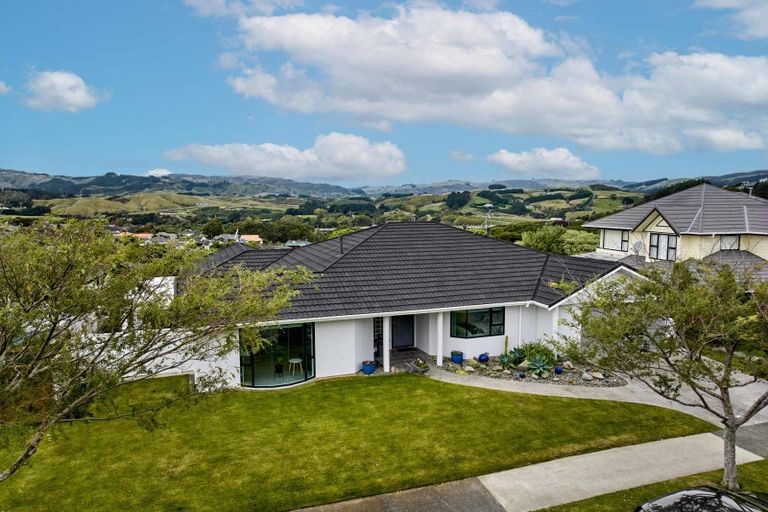 Photo of property in 19 Samwell Drive, Whitby, Porirua, 5024