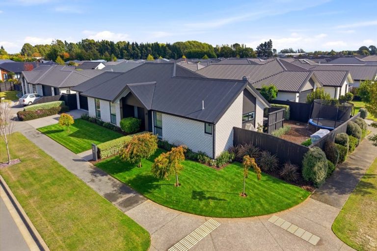 Photo of property in 73 Aviemore Drive, Marshland, Christchurch, 8083