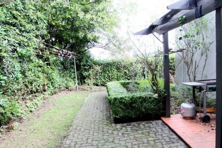 Photo of property in 70 Gladstone Road, Dalmore, Dunedin, 9010