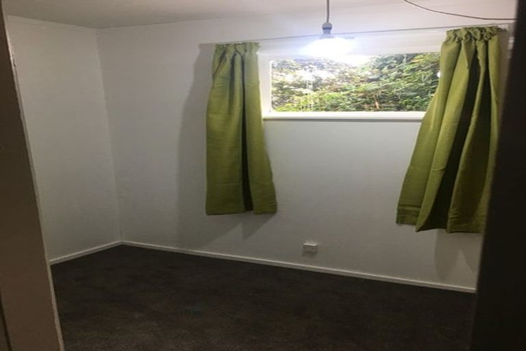 Photo of property in 2a West Road, Northland, Wellington, 6012