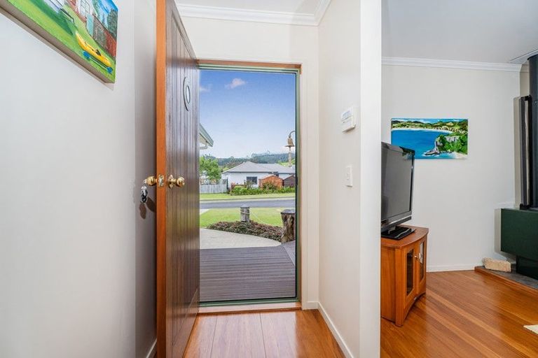 Photo of property in 19 Martin Place, Cooks Beach, Whitianga, 3591