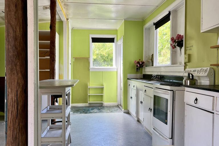 Photo of property in 31 Brougham Street, Westport, 7825