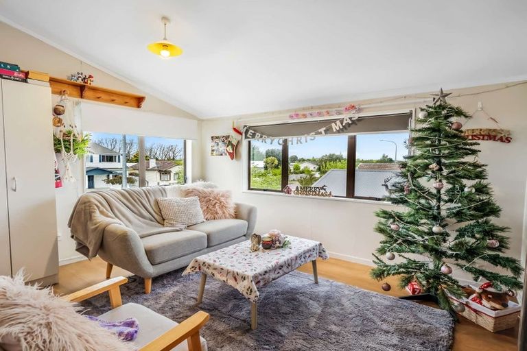 Photo of property in 8 Chelwood Street, Takaro, Palmerston North, 4412