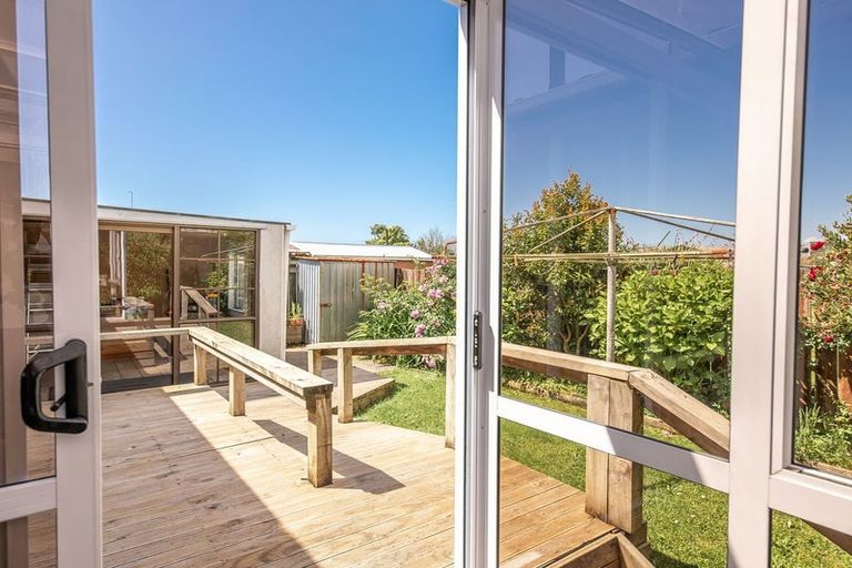 Photo of property in 27 Romilly Street, Westport, 7825