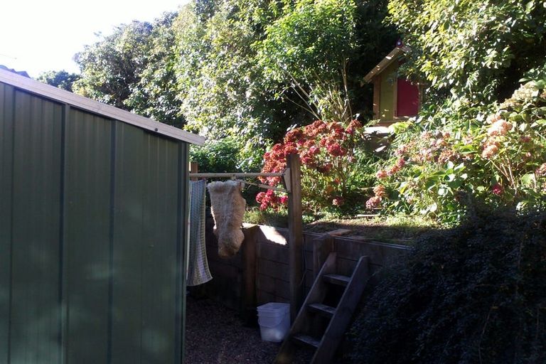 Photo of property in 77a Woodhouse Avenue, Karori, Wellington, 6012