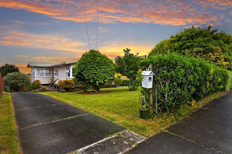 Photo of property in 207 Hobsonville Road, Hobsonville, Auckland, 0618
