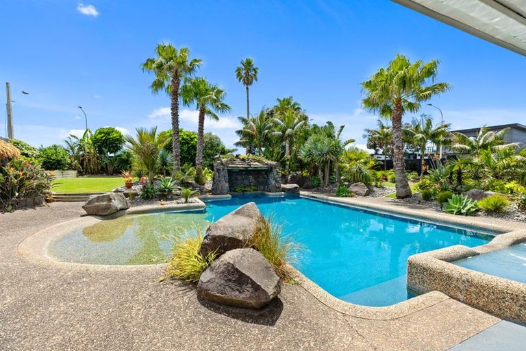 Photo of property in 4a Sandhurst Drive, Papamoa Beach, Papamoa, 3118