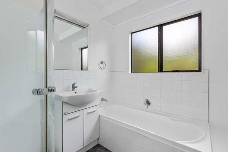 Photo of property in 2/63 Rodney Street, Wellsford, 0900
