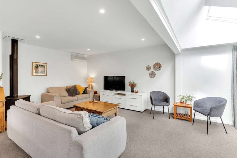 Photo of property in 10 Claxton Place, Saint Martins, Christchurch, 8022