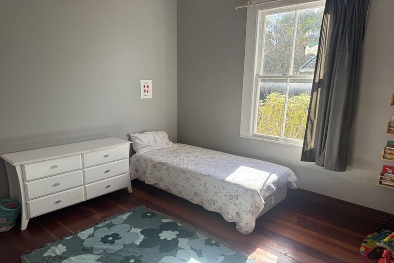 Photo of property in 16 Saint Winifreds Avenue, Hamilton East, Hamilton, 3216