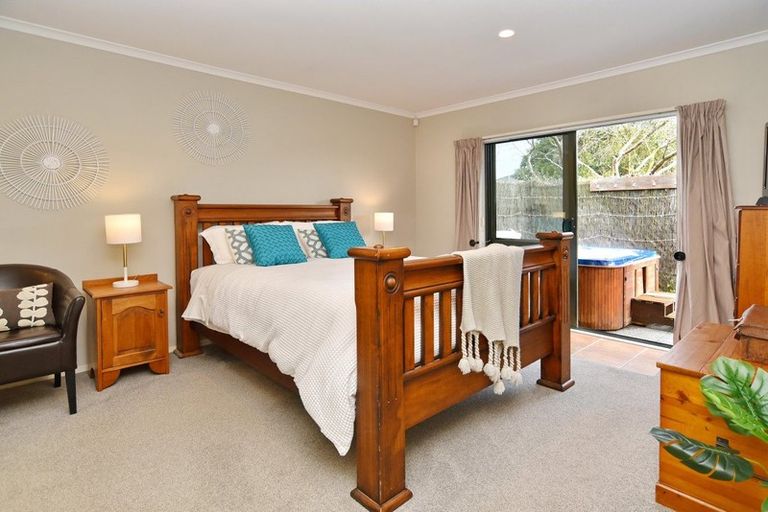 Photo of property in 30 John Morel Place, Parklands, Christchurch, 8083