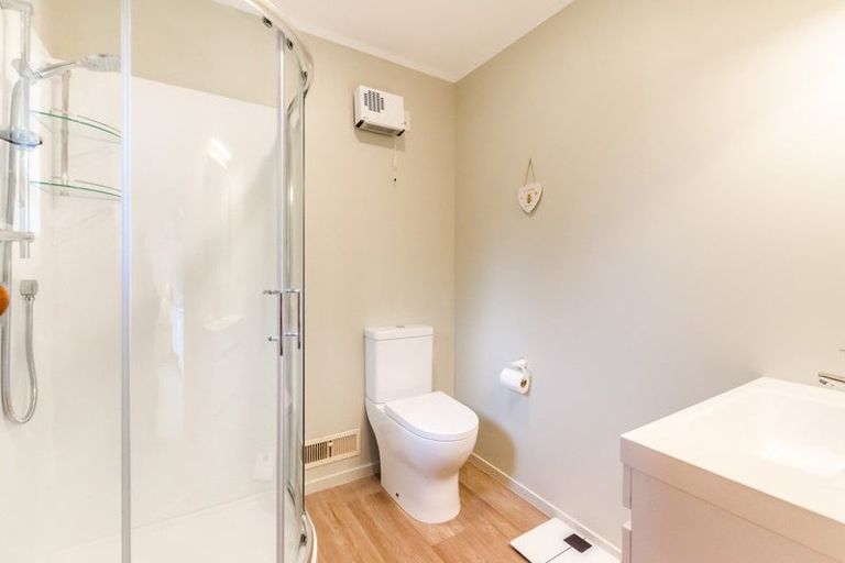 Photo of property in 11a Kohekohe Road, Waikanae, 5036