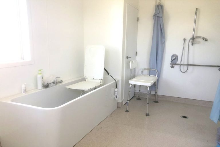 Photo of property in 6 Church Street, Waipawa, 4210