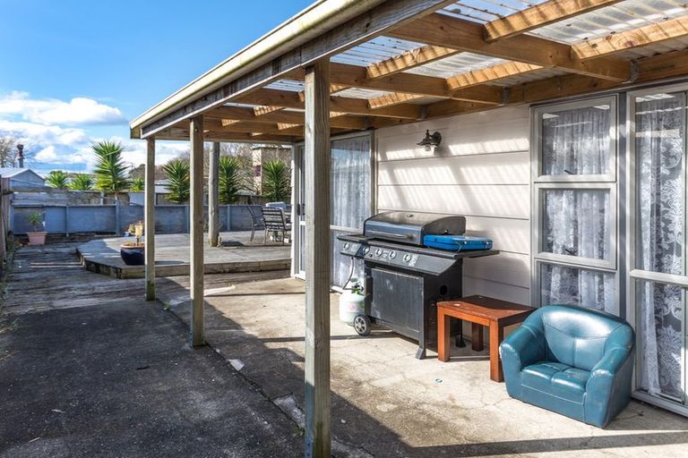 Photo of property in 10 Mcshane Street, Pukekohe, 2120
