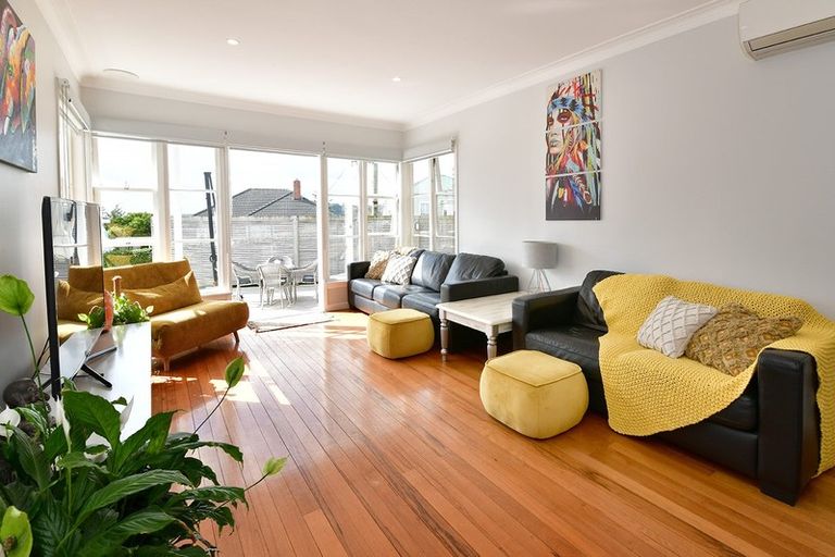 Photo of property in 7 Karaka Street, Helensville, 0800