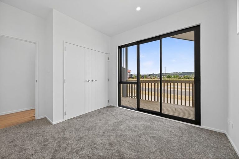 Photo of property in 12 Kaapehu Street, Karaka, 2578