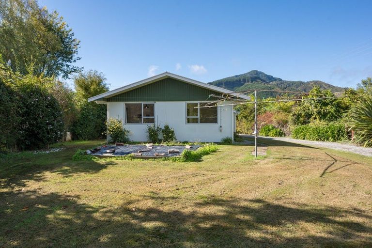 Photo of property in 136 Fairfax Street, Murchison, 7007