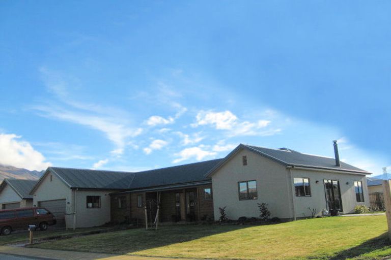 Photo of property in 15 Farrant Drive, Wanaka, 9305