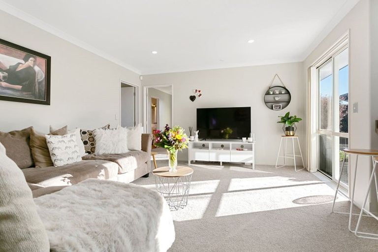 Photo of property in 16 Jasmine Place, Cambridge, 3434