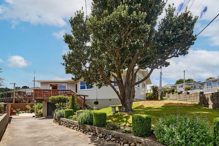 Photo of property in 50 Mark Avenue, Paparangi, Wellington, 6037