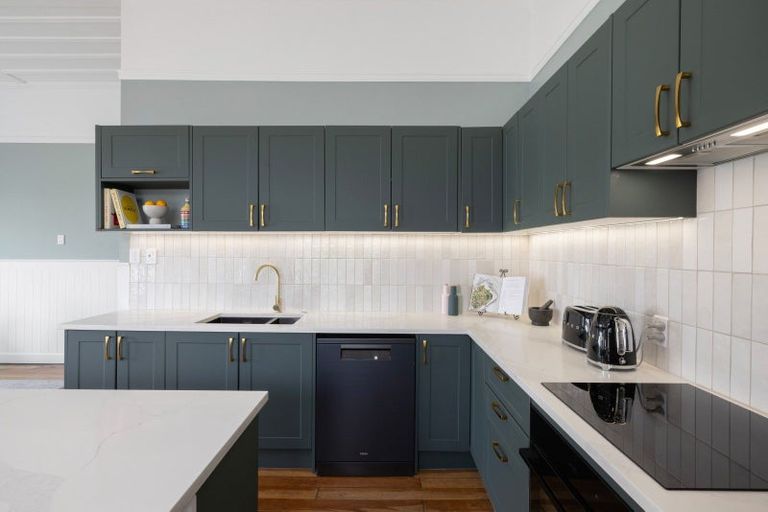 Photo of property in 114 Victoria Street, Cambridge, 3434