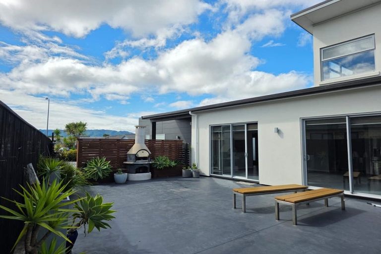 Photo of property in 49 San Priamo Place, Paraparaumu Beach, Paraparaumu, 5032