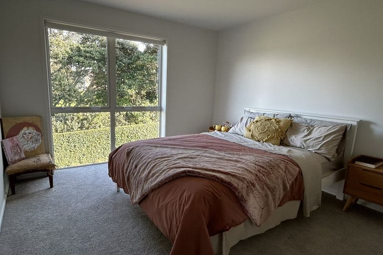 Photo of property in 18 Macbeth Court, Milford, Auckland, 0620