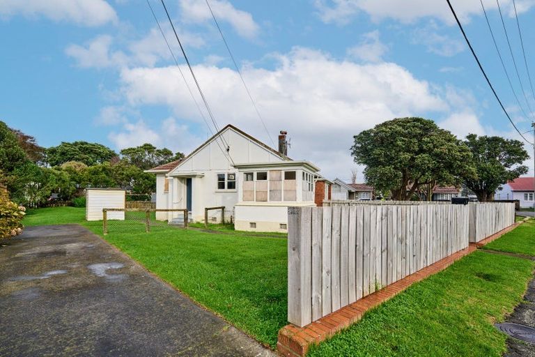 Photo of property in 19 Tirangi Road, Moera, Lower Hutt, 5010