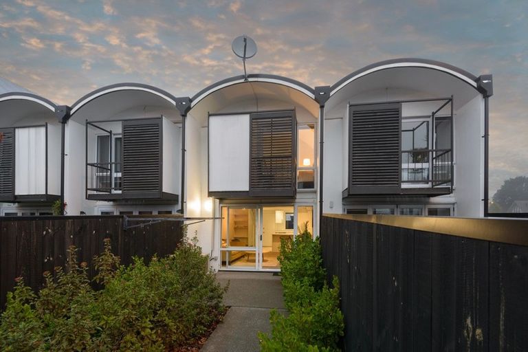 Photo of property in 2/18 Salisbury Street, Christchurch Central, Christchurch, 8013