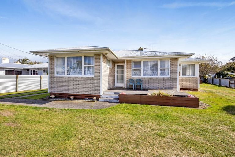 Photo of property in 20 Ramanui Avenue, Hawera, 4610